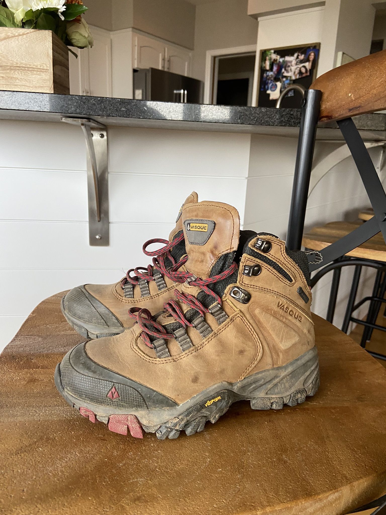 Vasque Skywalk  Gore Tex Women’s Hiking Boots - Size 6.5. 