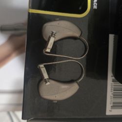 Widex 440 Rechargeable Hearing Aid , Case , Charger With Ultraviolet Cleaner And Case