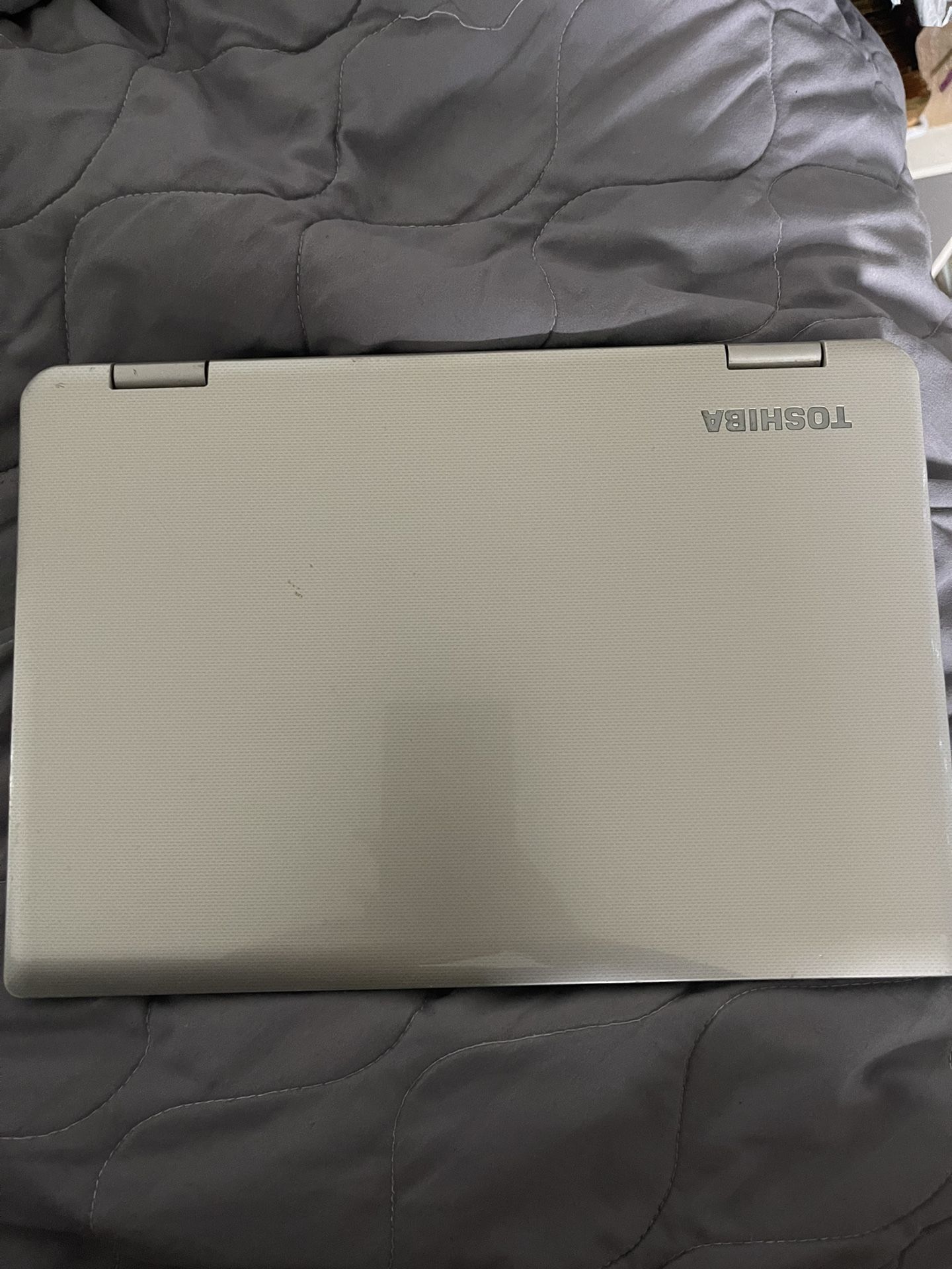 TOSHIBA Laptop 