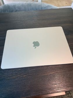 15-inch MacBook Air in Starlight with M5 chip