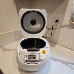 TIGER Tacook Rice Cooker/ Warmer