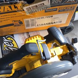 DEWALT FLEXVOLT 60-Volt MAX Brushless 7-1/4 in. Cordless Circular Saw Tool Only Solo herramienta
