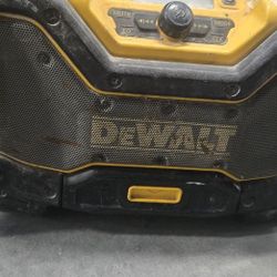 Dewalt 20 Vmax Bluetooth Radio 