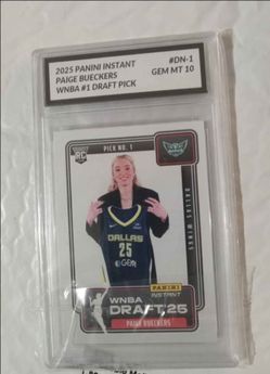 Paige Bueckers Graded 10 wnba draft card