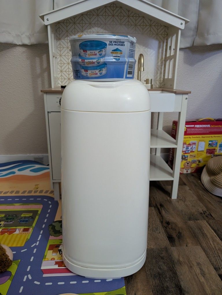 Diaper Genie With Two Refill Packs