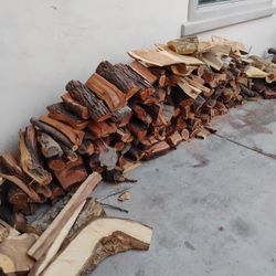 Seasoned split mesquite firewood