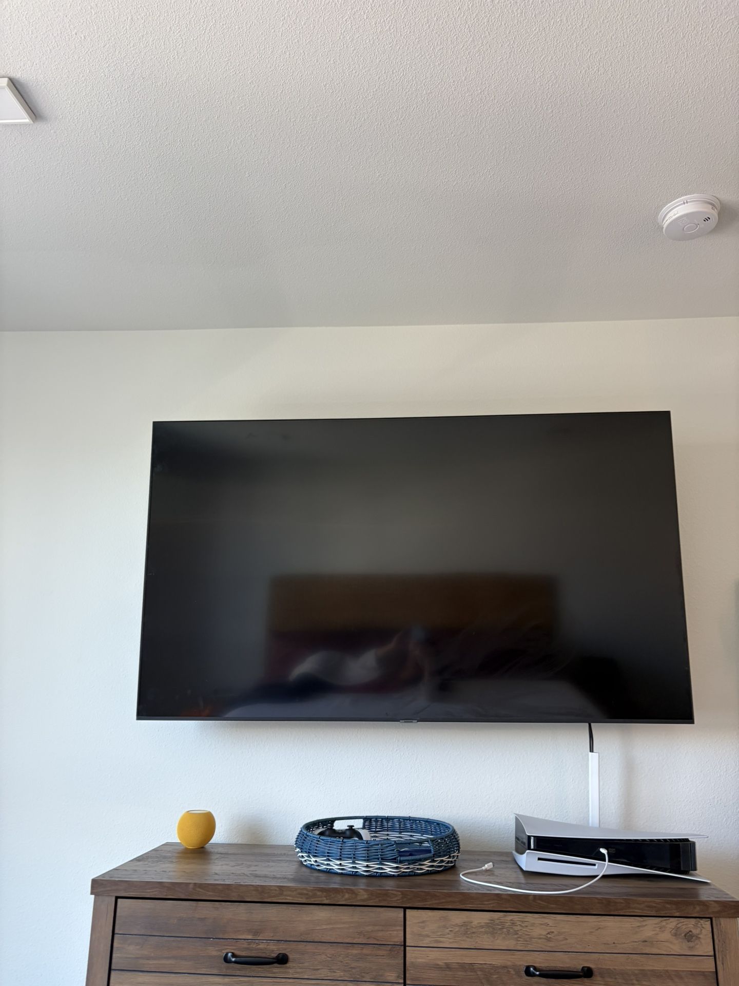 Samsung 65” Smart TV – Works Perfectly 📺