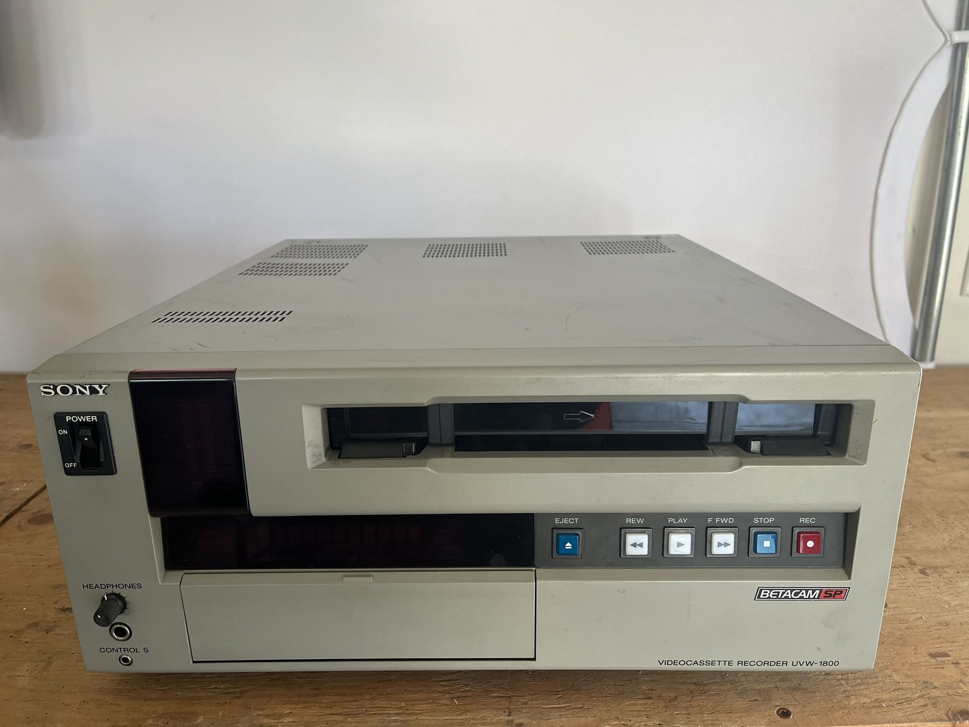 Sony UVW-1800 Beta Video Recording Editing SP System Videocassette Recorder