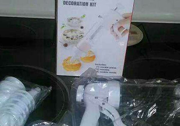 Cookie & Cake Decorating Kit~ brand new in box
