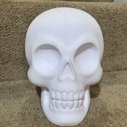 Hyde & eek Flocked 7” Skull head White skeleton New