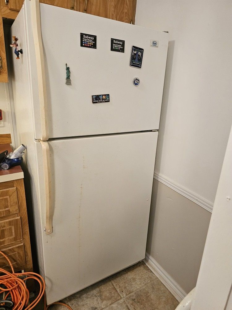 Refrigerator / Fridge