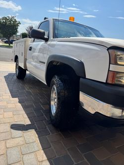 Chevrolet Silverado 2500 HD Utility Truck