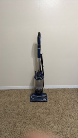 Shark DuoClean Upright Vacuum UV700 (Retail $170)