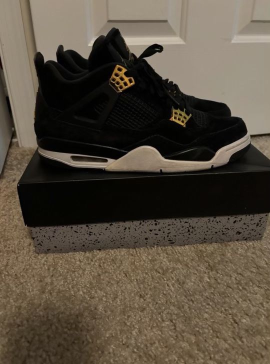 Jordan 4’s Royalty