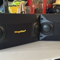 Megastar VKS-3100 Karaoke Speakers (2)