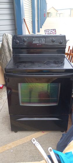 Nice glass top stove