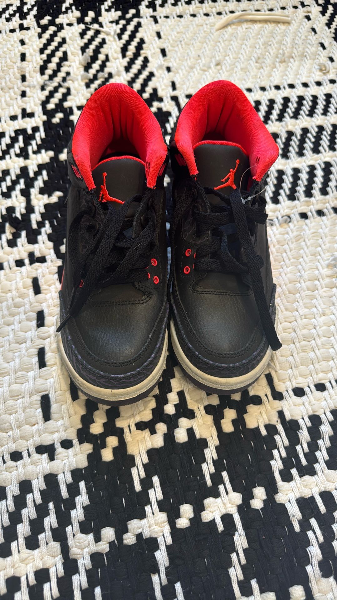 Jordan 3 Retro Crimson