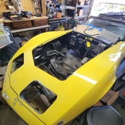 1979 Corvette Roller No Engine Or Transmission  Has Many New Parts 