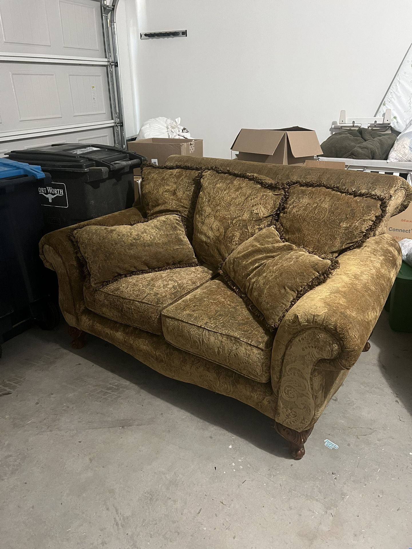 Vintage Style Loveseat And Chair