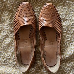 Women’s Huaraches Size 9