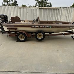 1985 Champion Bass Boat