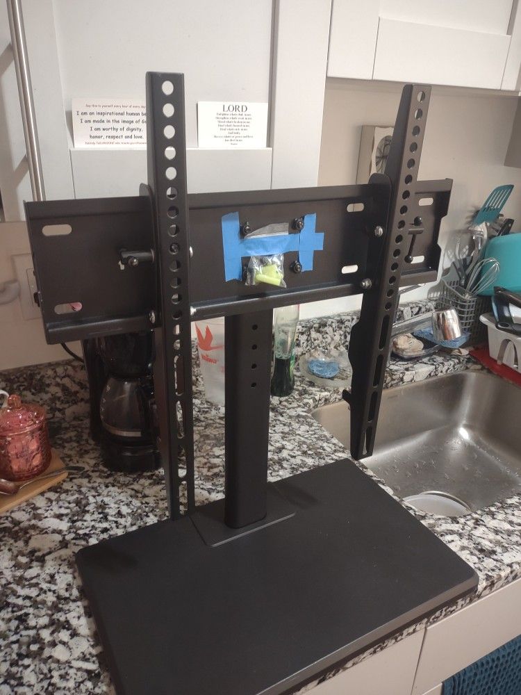 Monitor/TV Table Top Stand Everything Included Minus The TV