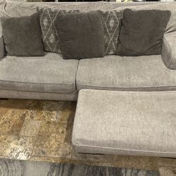 Sofa Loveseat Oversized Chair & Ottoman + Pillows