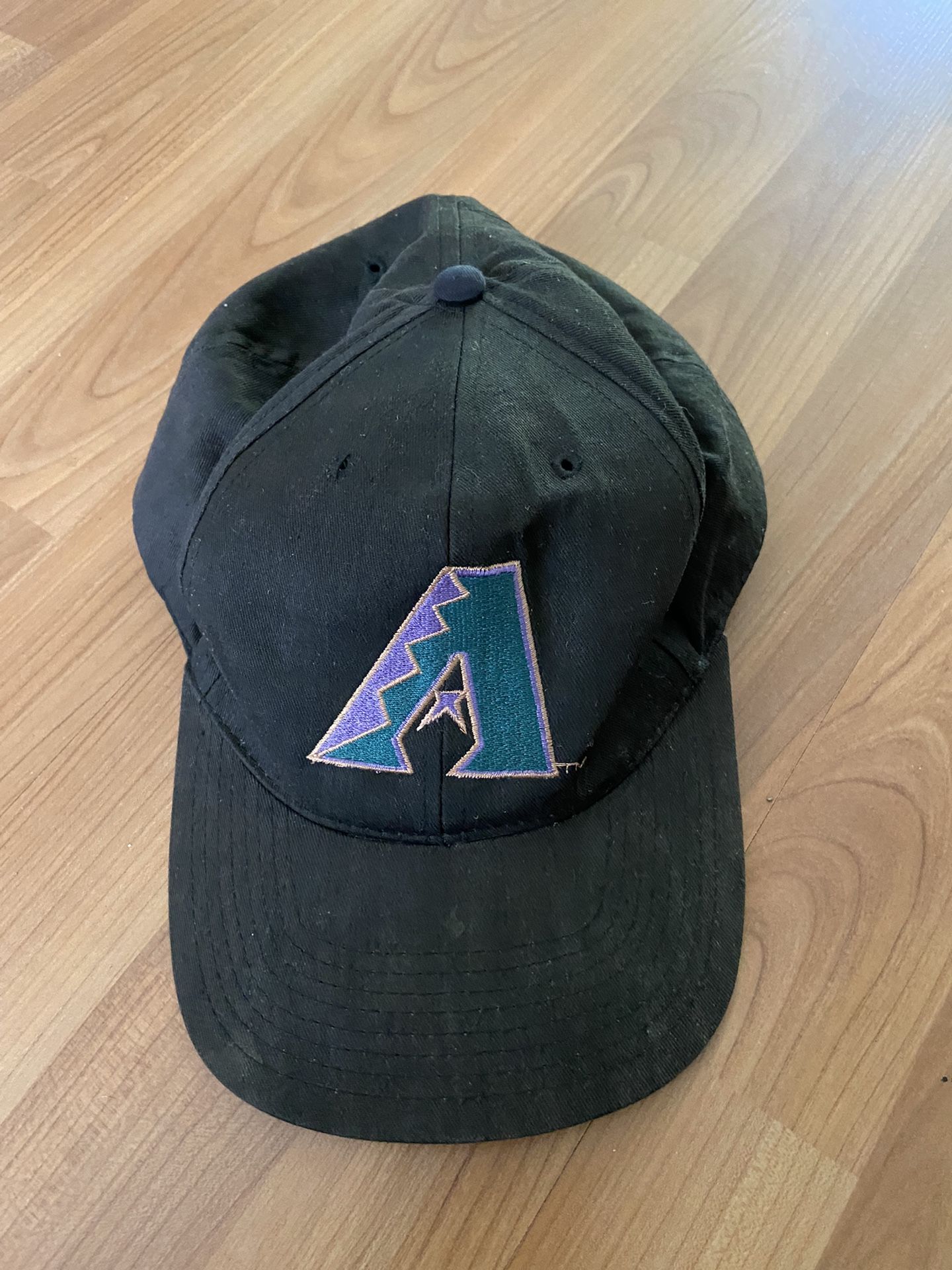Arizona Diamond backs adjustable ball cap