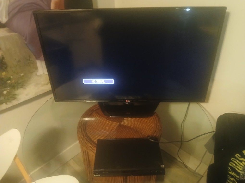 LG 42 Inch TV In Perfect Condition