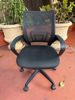 Office chair with lumbar support