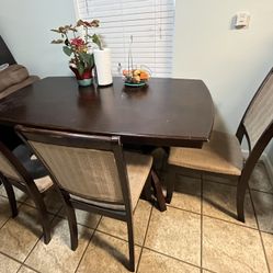 Used Dining Table/ Mesa