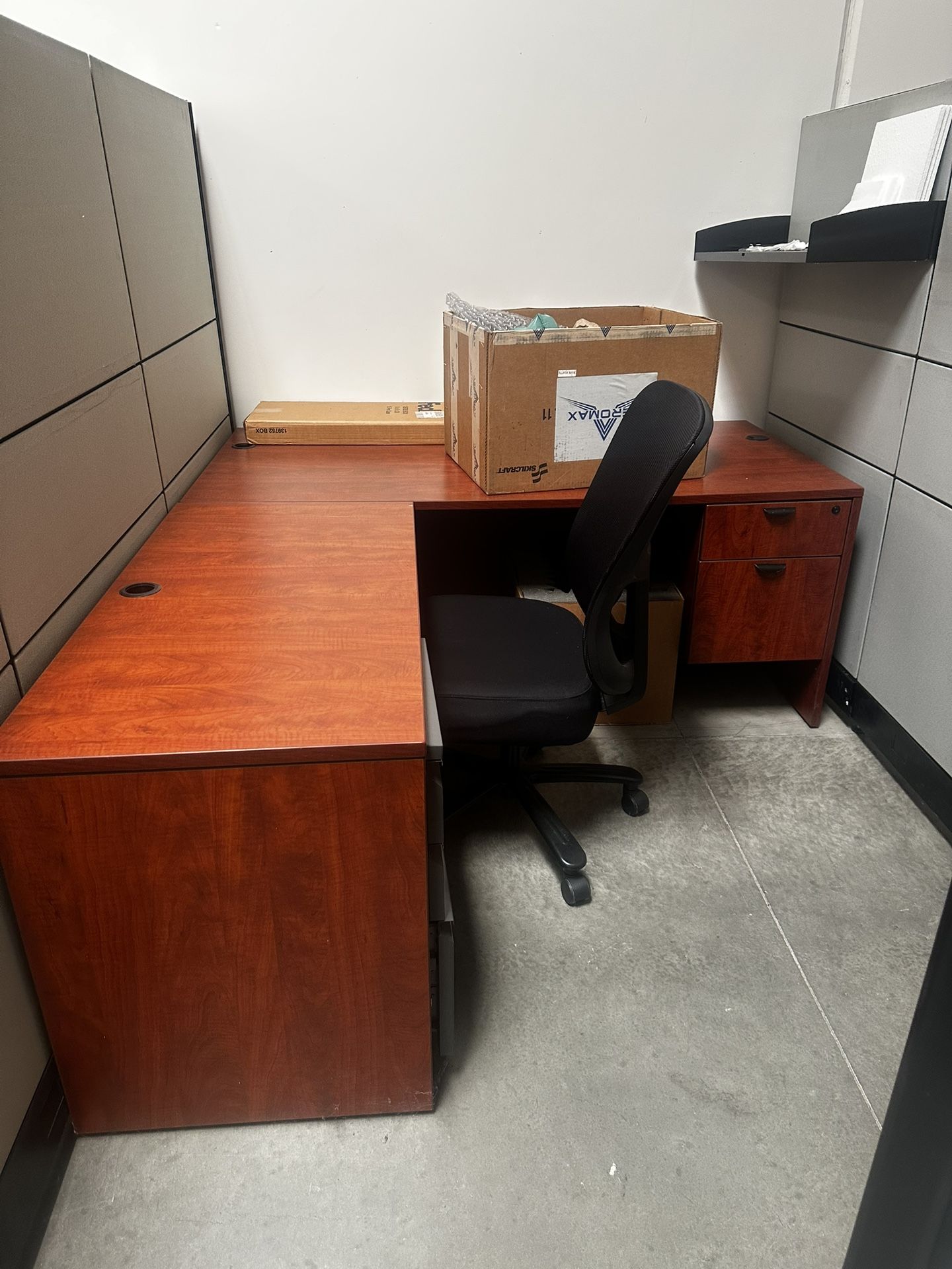 FREE OFFICE FURNITURE 