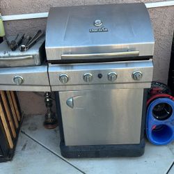 Free Propane BBQ Grill And Stove 