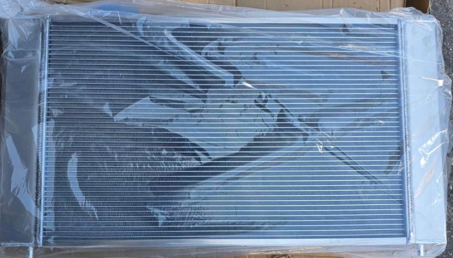 Band New Aluminum Radiator With Fans