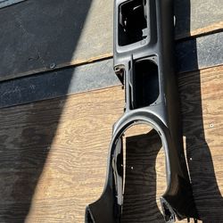 01-05 IS300 Center Console