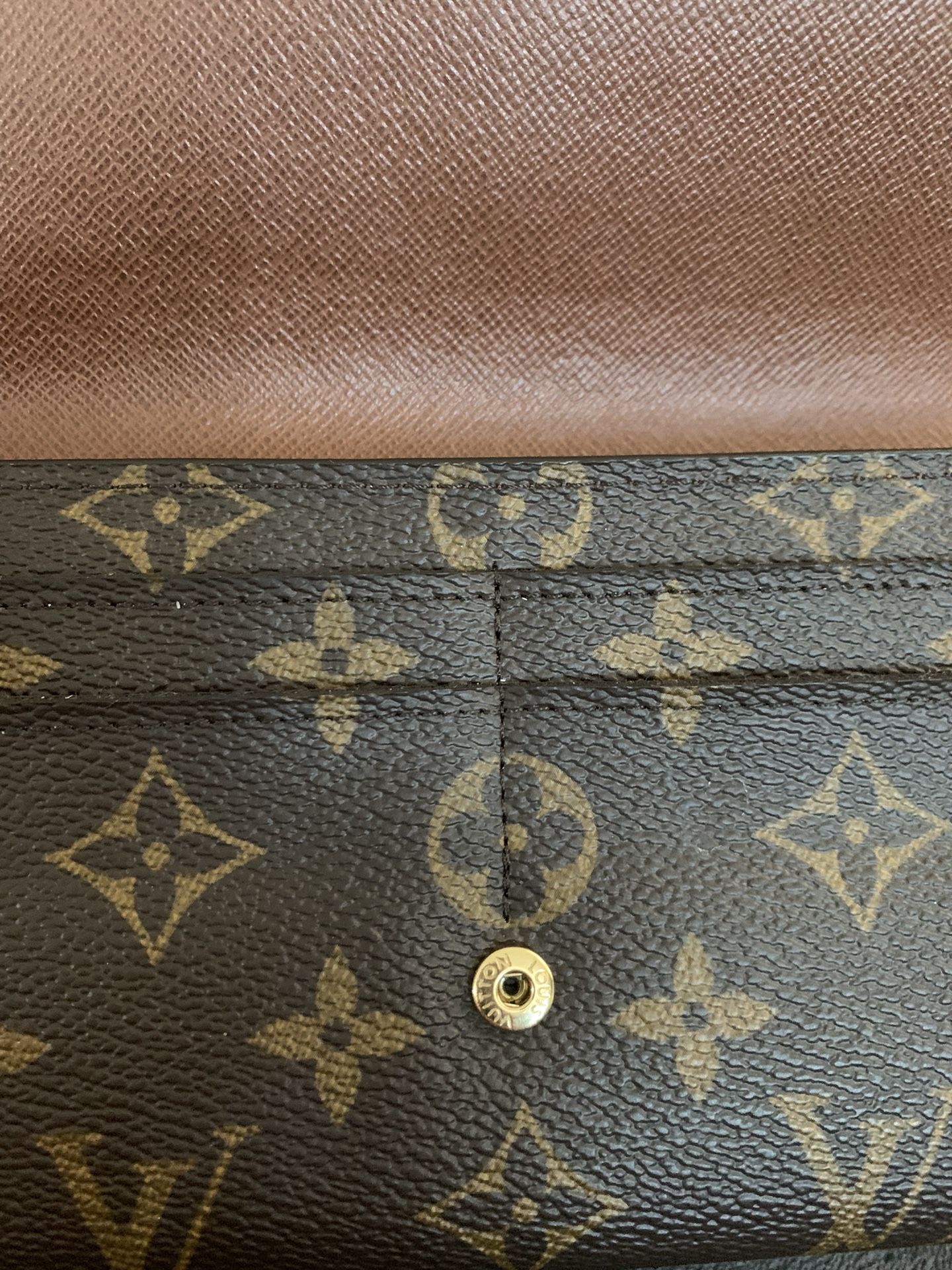 Louis Vuitton Sarah Wallet (black Leather) for Sale in Corona, CA