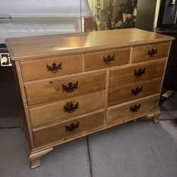 Dresser