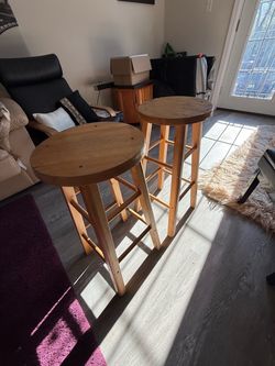 🔥🔥STURDY BAR STOOLS, need 💕 love and new home