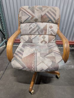 Retro Geometric Upholstered Office Chair with Curved Wooden Arms