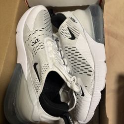 Nike air Max 270 Women’s Size 7 