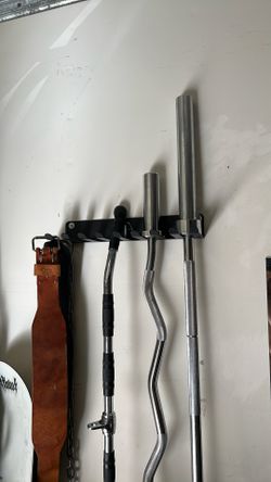 7 Foot 45lb Olympic Bar With Curl Bar And Belts