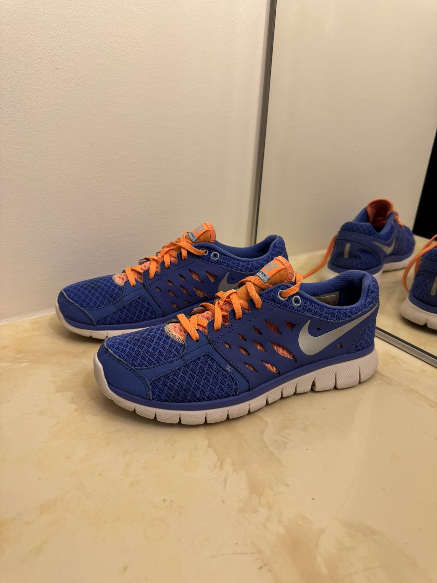 Nike Womens Running Shoes Size 8.5