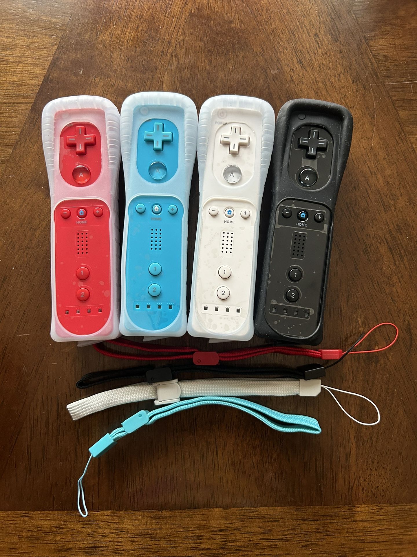 Wii Controller Lot  of 4