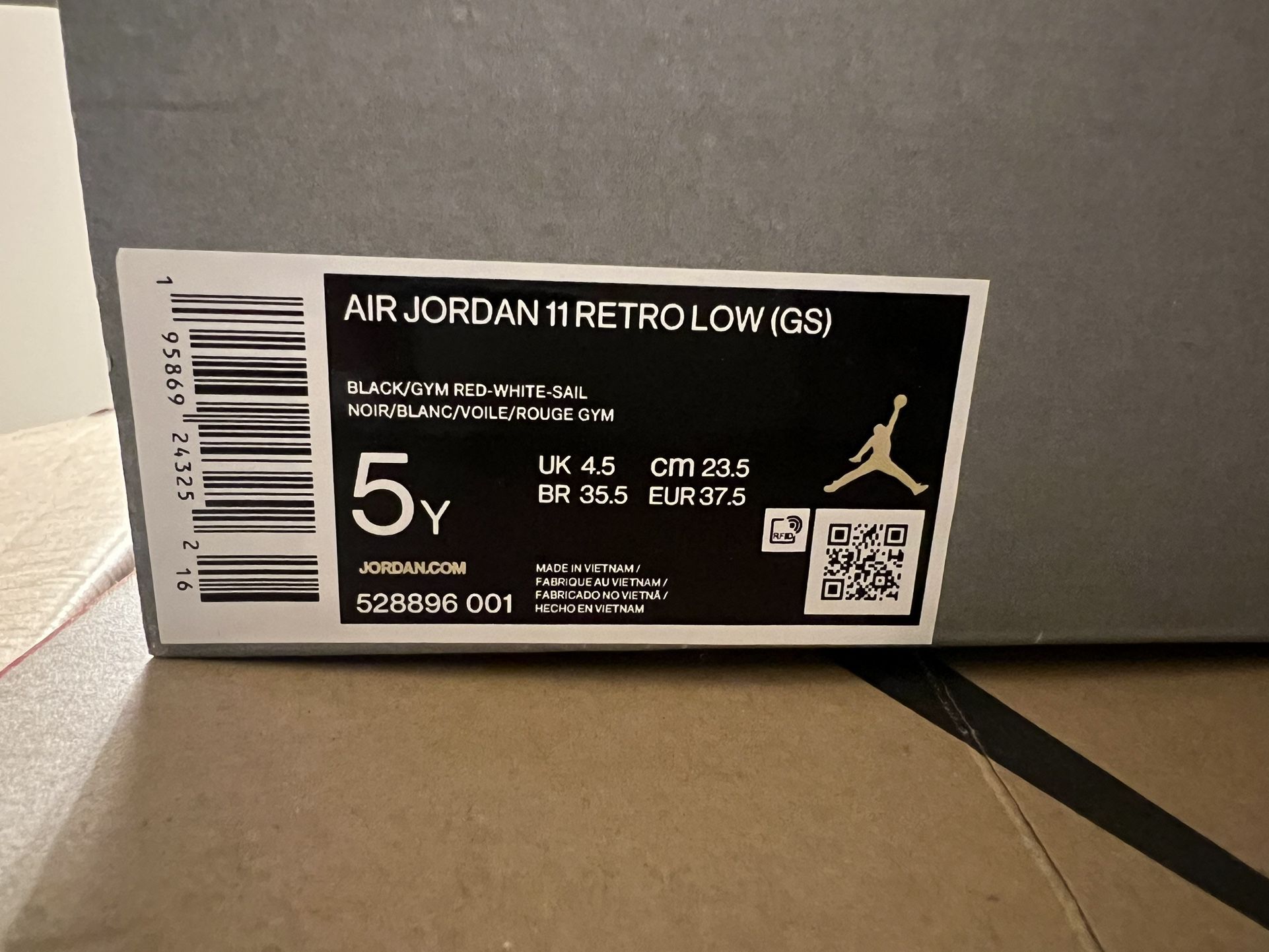 Air Jordan 11 Low