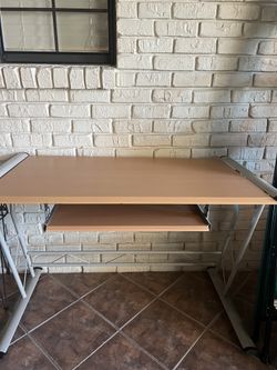 Computer desk