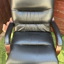 I Have 4 Chairs 25 Each 