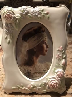 Ivory Rose Bouquet Photo Frame new in box