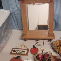 Apple Mirror With Accessories 