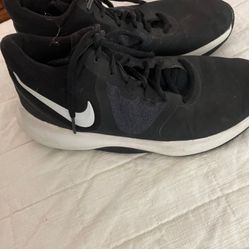 Nikes Size 6 Look New