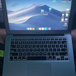 Apple Macbook Air 15inch i5 2015. Minimal Use.